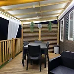 Calme Détente Piscine Sport Famille By Vayny