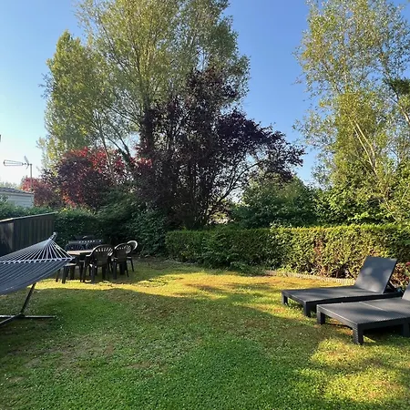 Calme Detente Piscine Sport Famille By Vayny Ivry-la-Bataille